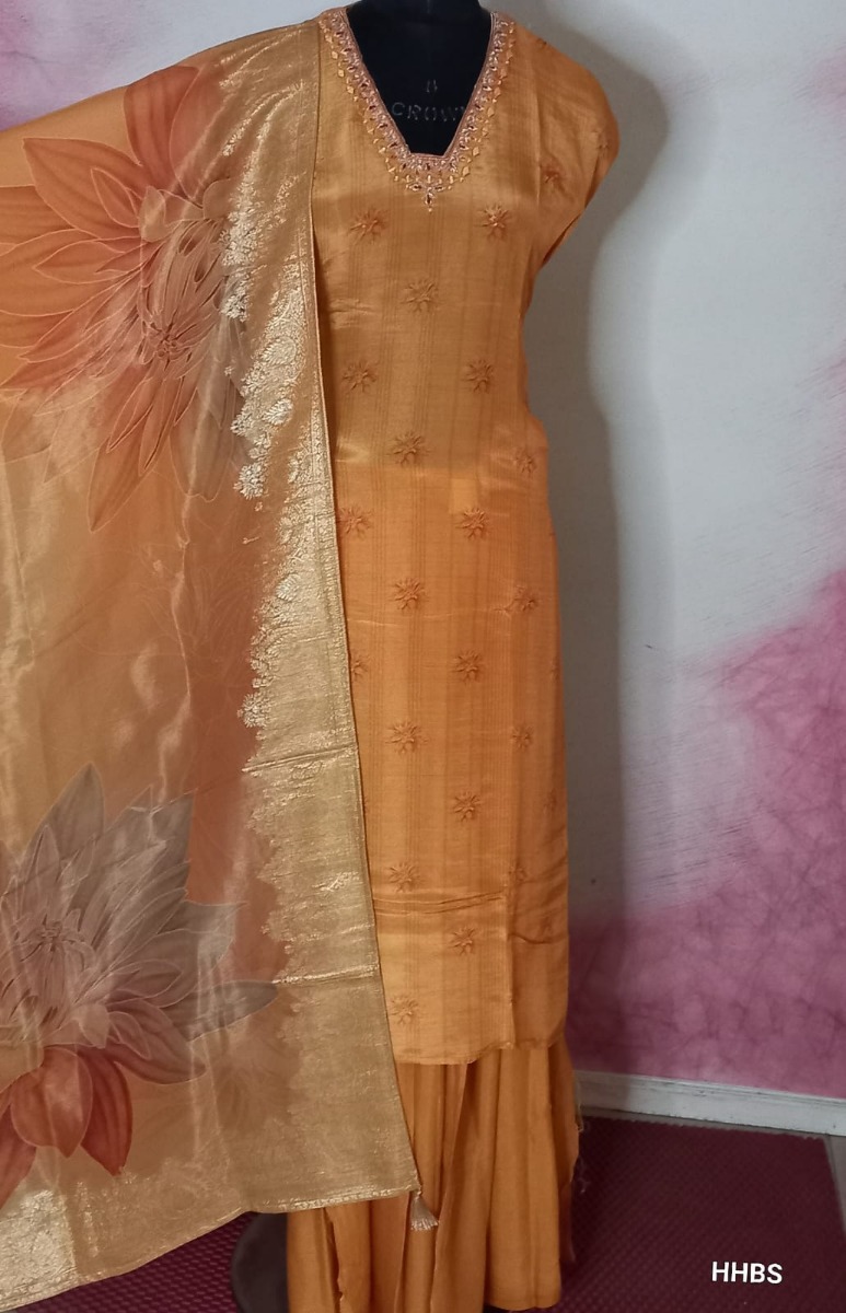 Printed silk shimmer suit