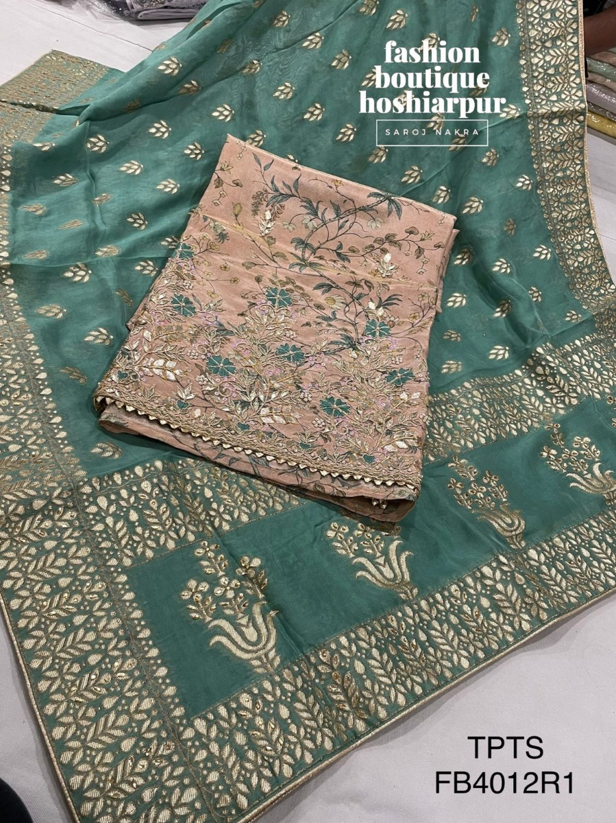 ORGANZA LIGHT PEACH GOTTA PATTIO WORKED UNSTITCH PARTY WEAR SUIT WITH CONTRAST GREEN BANARSI DUPATTA
