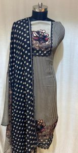 Georgette Fabric  Black Colour Casual Wear Sui